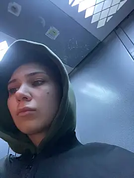 QuitieLia online show from 01-14-25, 08:20