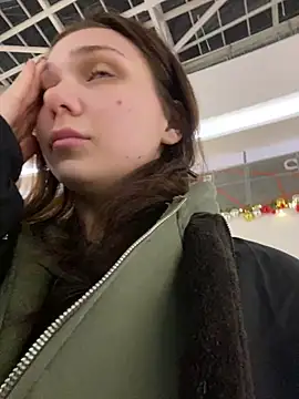 QuitieLia online show from 01-14-25, 03:26