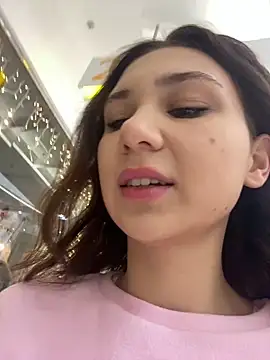 QuitieLia online show from 01-16-25, 08:22