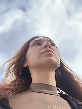 QuitieLia online show from 09-19-25, 08:05