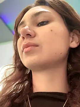 QuitieLia online show from 10-07-25, 08:22