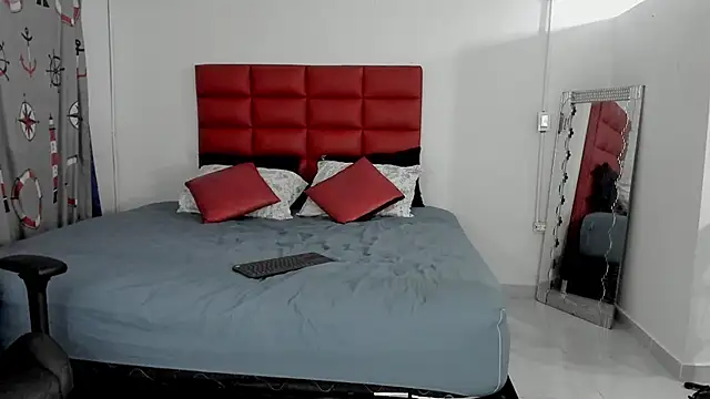 Snapshot of LyonGallego_ chatting on 09-18-25, 08:16 LyonGallego online show from 09-18-25, 08:16