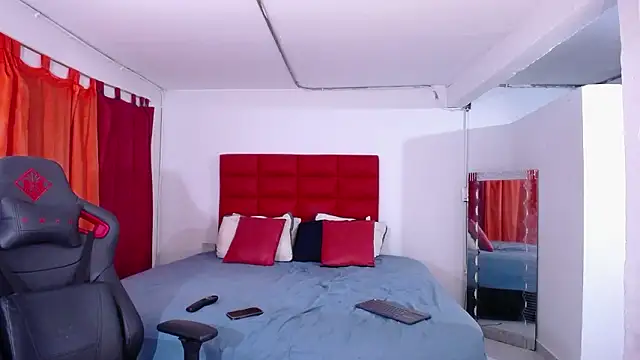 LyonGallego  online show from 02-25-26, 01:48