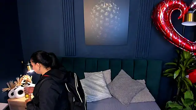 Snapshot of taylor_bennet chatting on 02-18-25, 12:06 taylor bennet online show from 02-18-25, 12:06