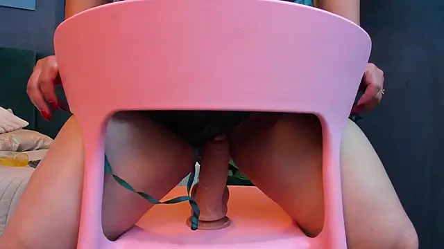 Snapshot of taylor_bennet chatting on 03-17-25, 06:21 taylor bennet online show from 03-17-25, 06:21