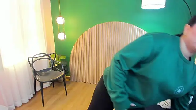 Snapshot of taylor_bennet chatting on 09-24-25, 12:08 taylor bennet online show from 09-24-25, 12:08