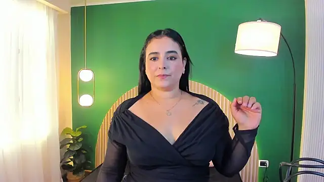 Snapshot of taylor_bennet chatting on 11-11-25, 06:30 taylor bennet online show from 11-11-25, 06:30