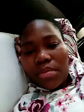 Real1SweetQueen online show from 11-04-25, 03:27