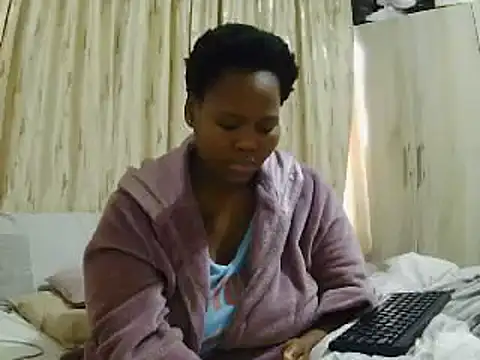 Snapshot of Real1SweetQueen chatting on 05-21-26, 05:58 Real1SweetQueen online show from 05-21-26, 05:58
