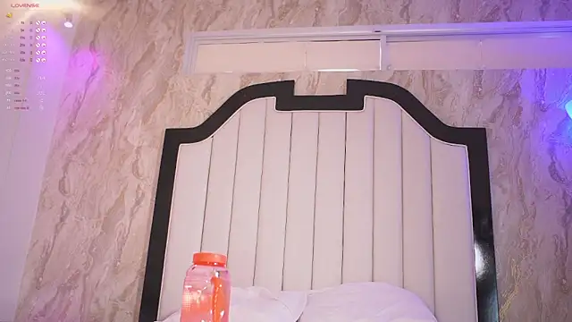 mia colin1  online show from 11-14-25, 08:18