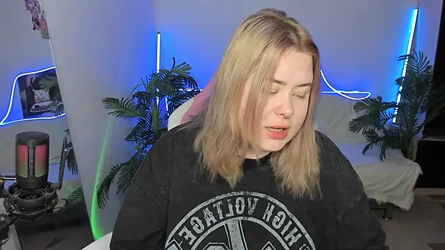 Snapshot of Akemi_BBW chatting on 03-14-25, 08:10 Akemi BBW online show from 03-14-25, 08:10