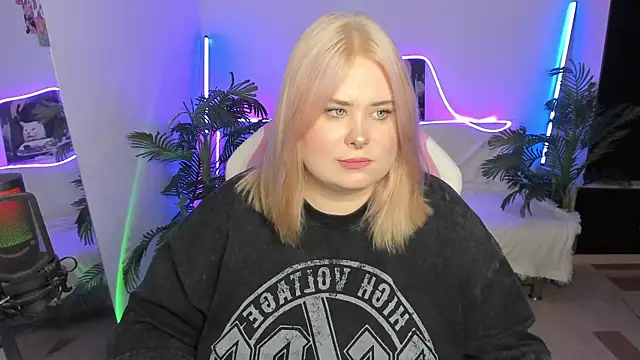 Snapshot of Akemi_BBW chatting on 03-17-25, 09:34 Akemi BBW online show from 03-17-25, 09:34