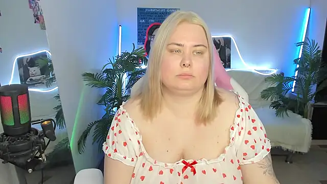 Snapshot of Akemi_BBW chatting on 03-21-25, 06:07 Akemi BBW online show from 03-21-25, 06:07