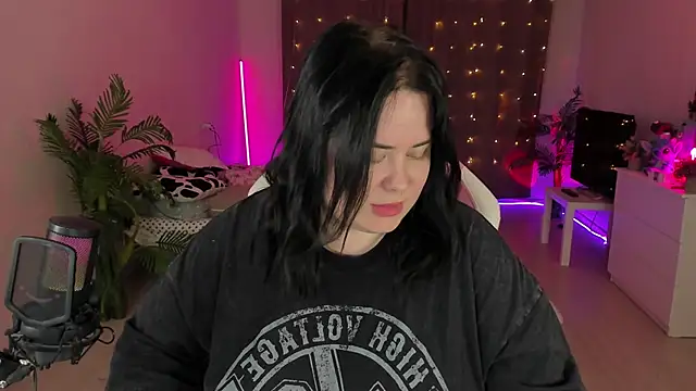 Snapshot of Akemi_BBW chatting on 09-08-25, 04:39 Akemi BBW online show from 09-08-25, 04:39