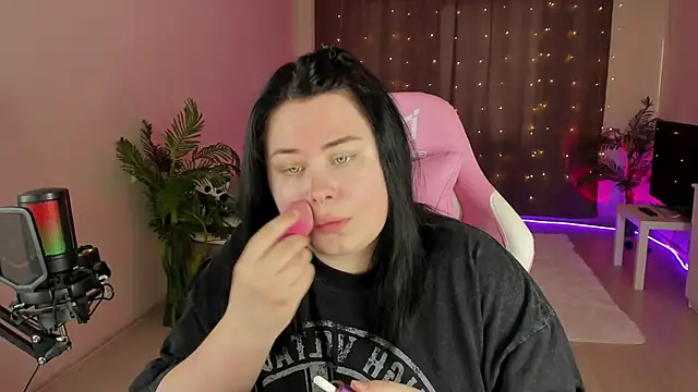 Snapshot of Akemi_BBW chatting on 09-20-25, 02:07 Akemi BBW online show from 09-20-25, 02:07