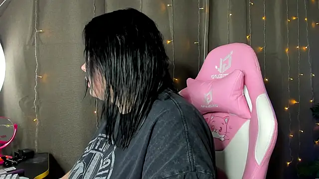 Snapshot of Akemi_BBW chatting on 10-26-25, 08:15 Akemi BBW online show from 10-26-25, 08:15