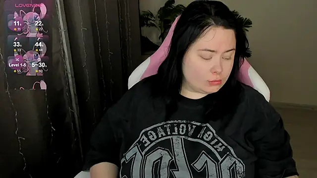 Snapshot of Akemi_BBW chatting on 12-16-25, 05:01 Akemi BBW online show from 12-16-25, 05:01