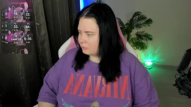 Snapshot of Akemi_BBW chatting on 12-20-25, 03:57 Akemi BBW online show from 12-20-25, 03:57