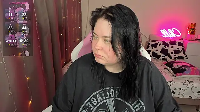 Snapshot of Akemi_BBW chatting on 02-13-26, 04:41 Akemi BBW online show from 02-13-26, 04:41