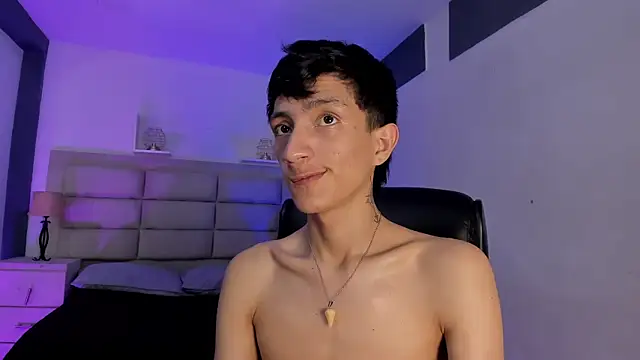 Snapshot of DereckCooperr chatting on 10-25-25, 10:59 DereckCooperr online show from 10-25-25, 10:59