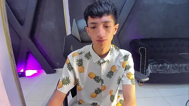 Snapshot of DereckCooperr chatting on 11-11-25, 10:43 DereckCooperr online show from 11-11-25, 10:43