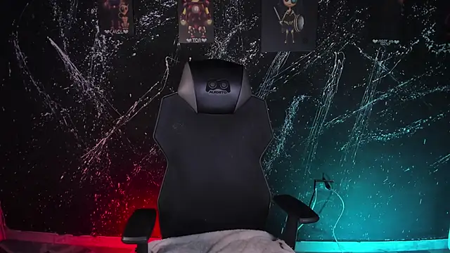 Snapshot of DereckCooperr chatting on 11-12-25, 10:30 DereckCooperr online show from 11-12-25, 10:30