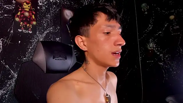 Snapshot of DereckCooperr chatting on 11-19-25, 10:54 DereckCooperr online show from 11-19-25, 10:54