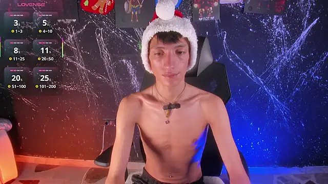 Snapshot of DereckCooperr chatting on 12-18-25, 10:49 DereckCooperr online show from 12-18-25, 10:49