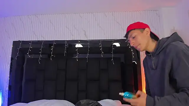 Snapshot of DereckCooperr chatting on 02-08-26, 09:18 DereckCooperr online show from 02-08-26, 09:18