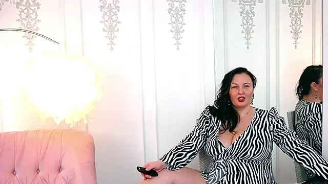 JudithCombs online show from 01-31-25, 09:59