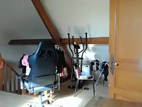 Snapshot of Nat70 chatting on 03-13-25, 09:32 Nat70 online show from 03-13-25, 09:32