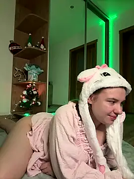 Snapshot of freiiaflower chatting on 12-21-25, 09:44 freiiaflower online show from 12-21-25, 09:44