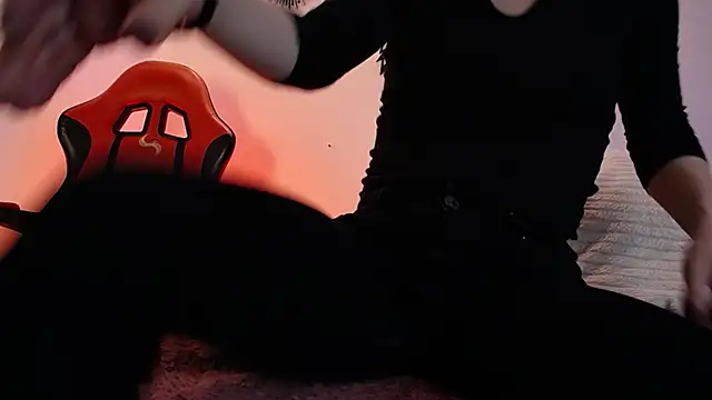 Katy Van online show from 11-13-25, 08:41