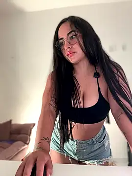 Snapshot of anniesweet02 chatting on 01-10-26, 12:12 anniesweet02 online show from 01-10-26, 12:12