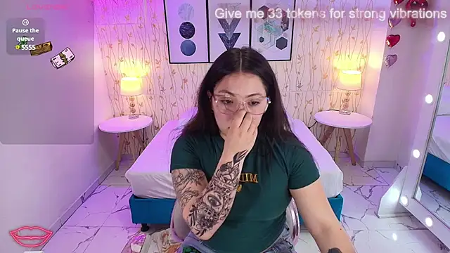 Snapshot of Isa_reel chatting on 03-17-25, 08:09 Isa reel online show from 03-17-25, 08:09