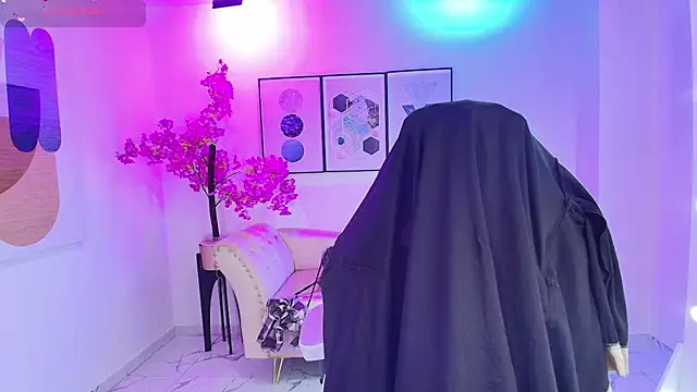 Snapshot of Isa_reel chatting on 10-03-25, 07:44 Isa reel online show from 10-03-25, 07:44