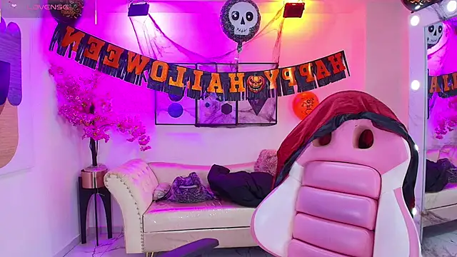 Snapshot of Isa_reel chatting on 10-30-25, 07:25 Isa reel online show from 10-30-25, 07:25