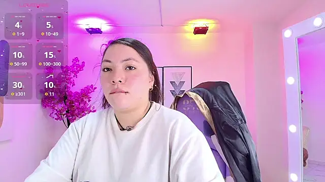 Snapshot of Isa_reel chatting on 11-19-25, 07:36 Isa reel online show from 11-19-25, 07:36