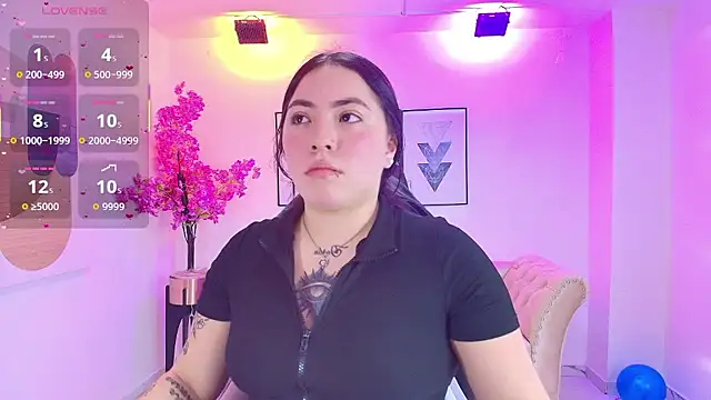 Snapshot of Isa_reel chatting on 01-15-26, 08:01 Isa reel online show from 01-15-26, 08:01