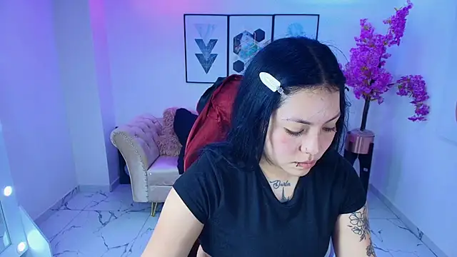Snapshot of Isa_reel chatting on 06-15-26, 07:49 Isa reel online show from 06-15-26, 07:49