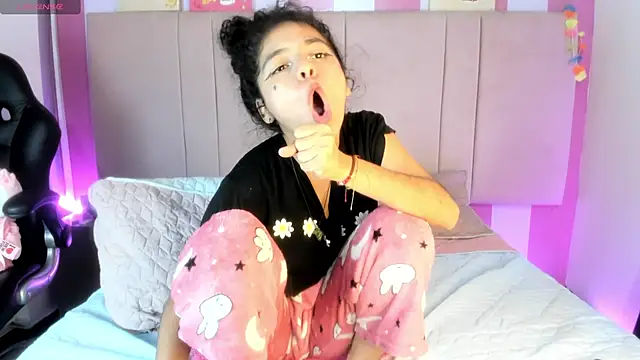 Winnifer Gonzal online show from 03-15-25, 10:46