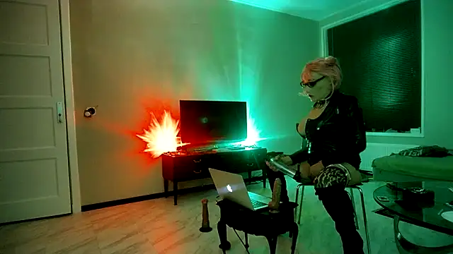 CharlotteVixxens online show from 01-10-25, 04:41