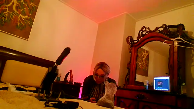 Snapshot of CharlotteVixxens chatting on 02-22-26, 11:47 CharlotteVixxens online show from 02-22-26, 11:47