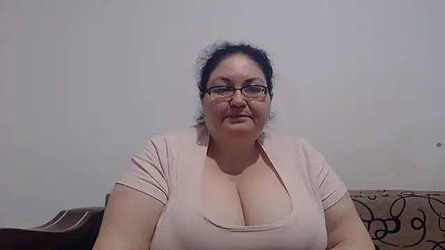 Snapshot of Nykyxo chatting on 04-14-26, 11:55 Nykyxo online show from 04-14-26, 11:55
