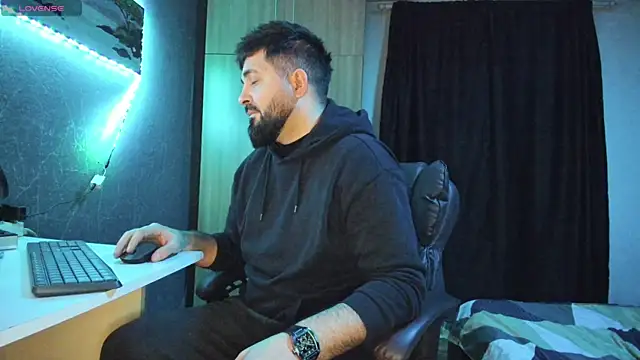 Snapshot of Eduu2322 chatting on 02-25-25, 10:18 Eduu2322 online show from 02-25-25, 10:18