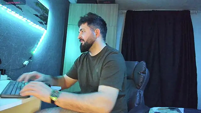 Snapshot of Eduu2322 chatting on 02-28-25, 10:28 Eduu2322 online show from 02-28-25, 10:28