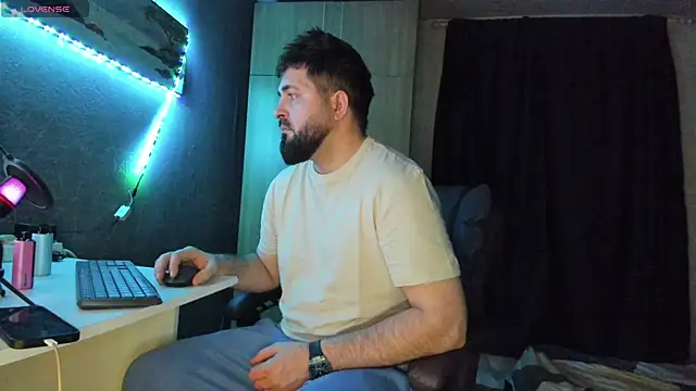 Snapshot of Eduu2322 chatting on 03-03-25, 10:42 Eduu2322 online show from 03-03-25, 10:42