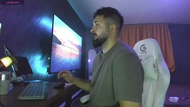 Snapshot of Eduu2322 chatting on 10-21-25, 09:15 Eduu2322 online show from 10-21-25, 09:15