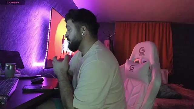 Snapshot of Eduu2322 chatting on 02-09-26, 10:14 Eduu2322 online show from 02-09-26, 10:14