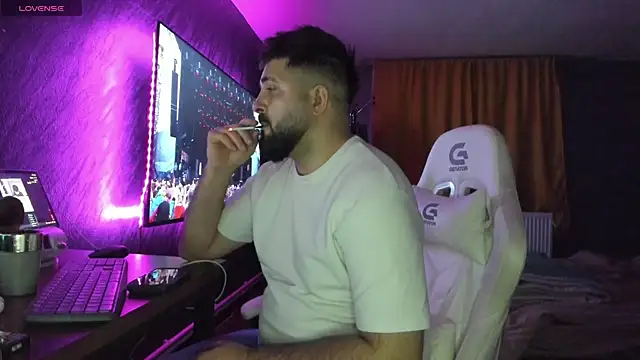 Snapshot of Eduu2322 chatting on 02-12-26, 10:16 Eduu2322 online show from 02-12-26, 10:16